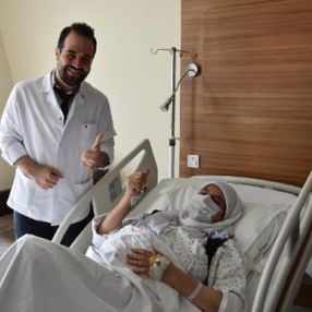 Karın ağrısıyla gittiği hastanede kitleden kurtuldu