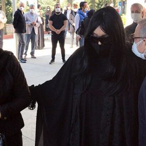 Bülent Ersoy’un annesi son yolculuğuna uğurlandı