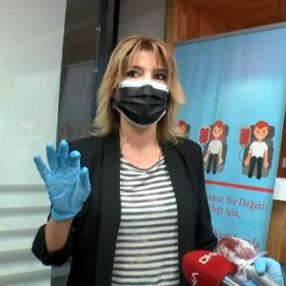 Gülben Ergen Kızılay'a kan bağışladı