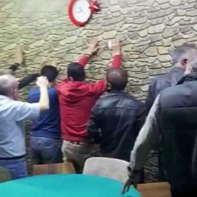 Kumarhane baskınında saklandıkları yerler şaşkına çevirdi