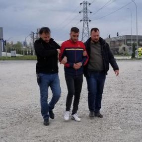 Ev hapsini üçüncü kez ihlal edince, tutuklandı