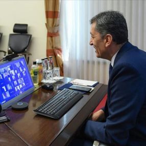 Uzaktan eğitimle ilgili merak edilen 18 soru cevap buldu