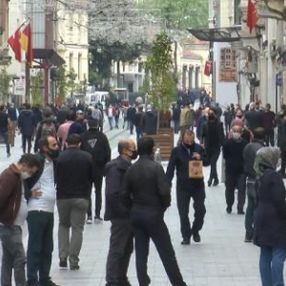 Sağlık Bakanı, İstiklal Caddesi'nden fotoğraf paylaştı