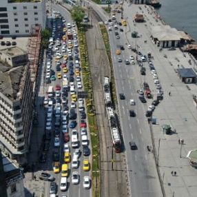 Eminönü'ndeki yoğunluğa Sağlık Bakanı Koca'dan tepki