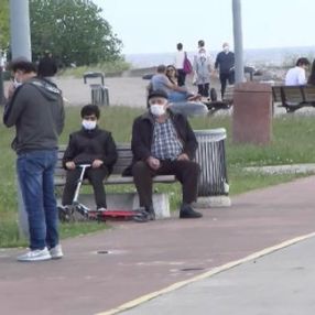 Maltepe'de yasağa rağmen sahilde yoğunluk oluştu