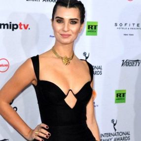 Tuba Büyüküstün estetiğe karşı