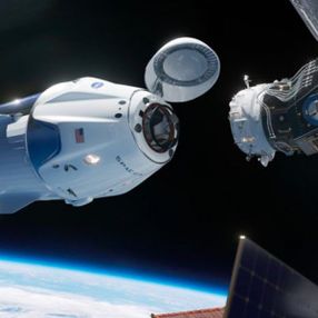 SpaceX ve NASA öğrencilerin fotoğraflarını uzaya gönderiyor