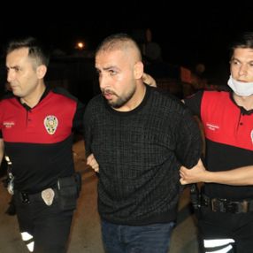 Adana'da dur ihtarına uymayıp kaçan şüpheliler yakalandı