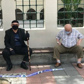 Sultangazi’de yaşlılar arasında korona tartışması