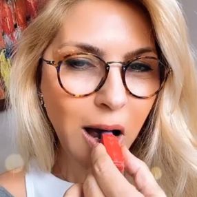 Arzu Sabancı'nın makyaj videosu