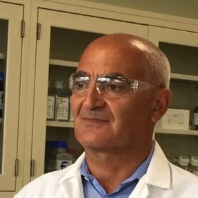 Trump, aşı ekibinin başına Müslüman doktoru getirdi