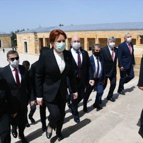 Meral Akşener, Anıtkabir'i ziyaret etti