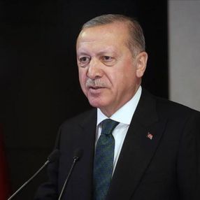 Cumhurbaşkanı canlı yayında İstiklal Marşı okudu