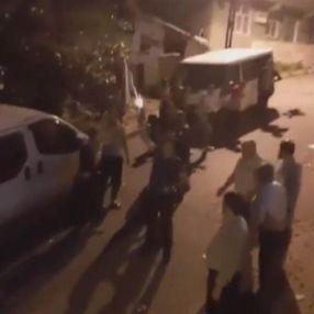 Sokak ortasındaki kavgada polis havaya ateş açtı