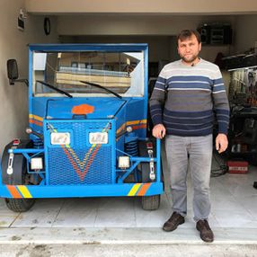 Kocaeli'de fabrika işçisi hurda malzemeden kamyonet yaptı