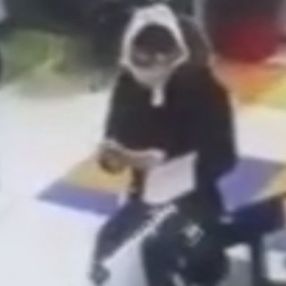 İç çamaşırını maske yapmaya çalışan Ukraynalı