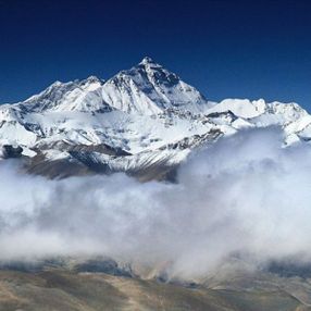 Everest'in yüksekliğini ölçecek Çin ekibi zirveye ulaştı