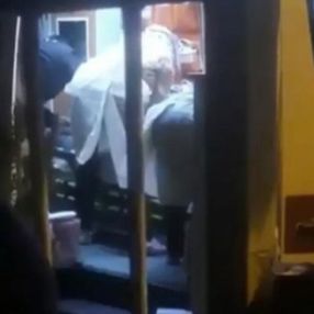 İzmir'de 2 kişi, tartışıkları şahsı 14 yerinden bıçakladı