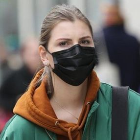 Çinli uzmanlar: Evde de maske takın