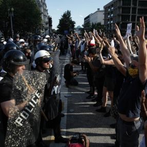 ABD’de protestolarda gazeteci gözünden vuruldu