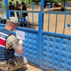 Geçmiş bayram kutlamasına gitti, 14 ev karantinaya alındı