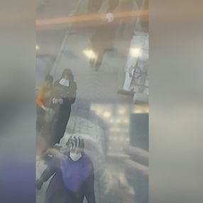 Yankesici, kaldırımda yürüyen kadının çantasını soydu