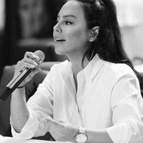 Ebru Gündeş'in saati 700 bin TL