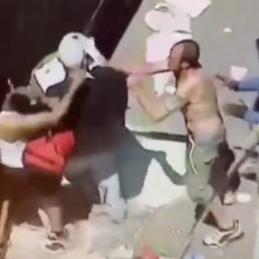 ABD'de yağmalama yapan adama saldırı
