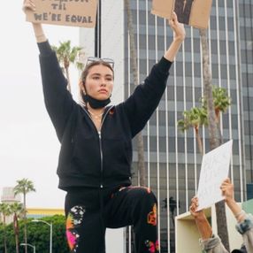 ABD'de ünlüler Floyd için protesto gösterilerinde