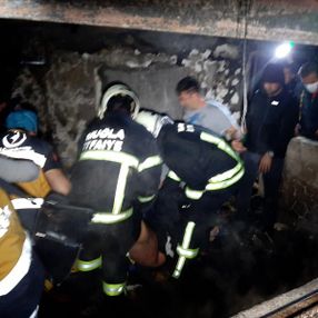 Muğla'da kendini içeri kilitleyip, evi ateşe verdi
