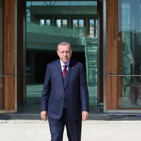 Cumhurbaşkanı Erdoğan CSO'nun yeni binasını inceledi