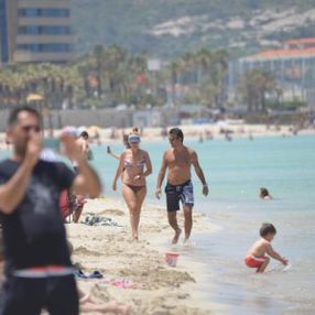 İzmir'de hafta sonu plajlar doldu