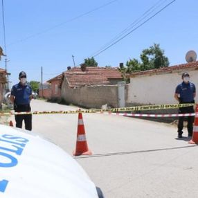 Çocuğuna yaş günü düzenleyen kadının testi pozitif çıktı