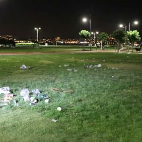İzmirliler Kordonboyu'nu temiz bırakmadı