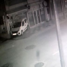 Tekirdağ'da otomobil kahvehaneye girdi