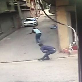 Adana'da cezaevi firarisi bir kişiyi ayağından vurdu