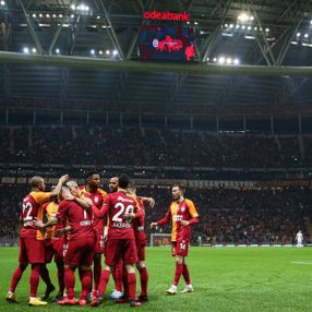 Galatasaraylı futbolcuların aldıkları maaşlar