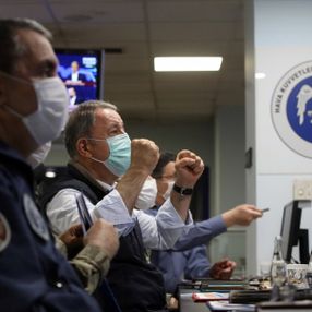 Milli Savunma Bakanı Hulusi Akar, Harekat Merkezi'nde