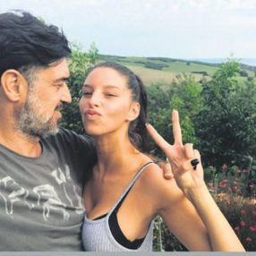 Burak Hakkı, yunan nişanlısını köye götürdü
