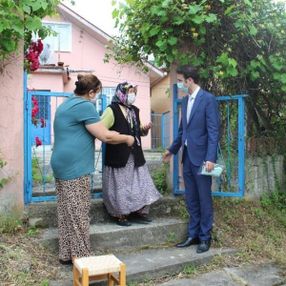 Cide’de kadınların ürettiği maskeler, 63 köye dağıtıldı