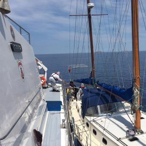 Muğla'da lüks tekneden 75 göçmen çıktı