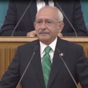 Kılıçdaroğlu, kürsüde konuşurken ağladı