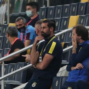 Fenerbahçe'de teknik direktör kim, belli değil