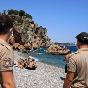Antalya'da ölüm atlayışına bekçili önlem