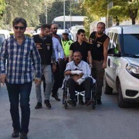 Boşandığı eşini satırla öldüren kocadan savunma
