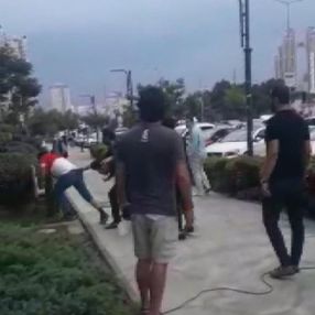 İstanbul'da galeri sahipleri dolandırıcıyı dövdü