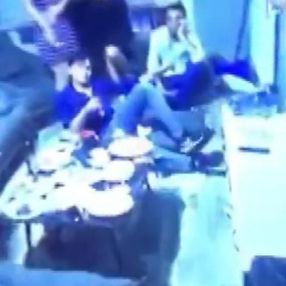 İstanbul'da sosyal mesafesiz ev partisine baskın