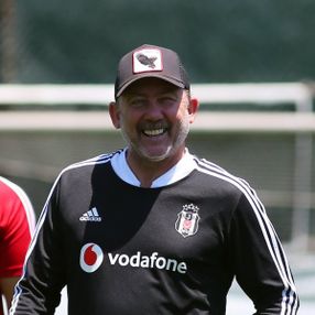 Sergen Yalçın, üç kulvarda da şampiyonluk istiyor
