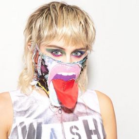 Miley Cyrus’tan yıkanma itirafı