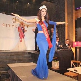 13 yıl hapis cezası alan güzellik kraliçesi tahliye oldu